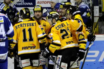 Vítkovice uspěly na Spartě, Litvínov nedal šanci Kometě