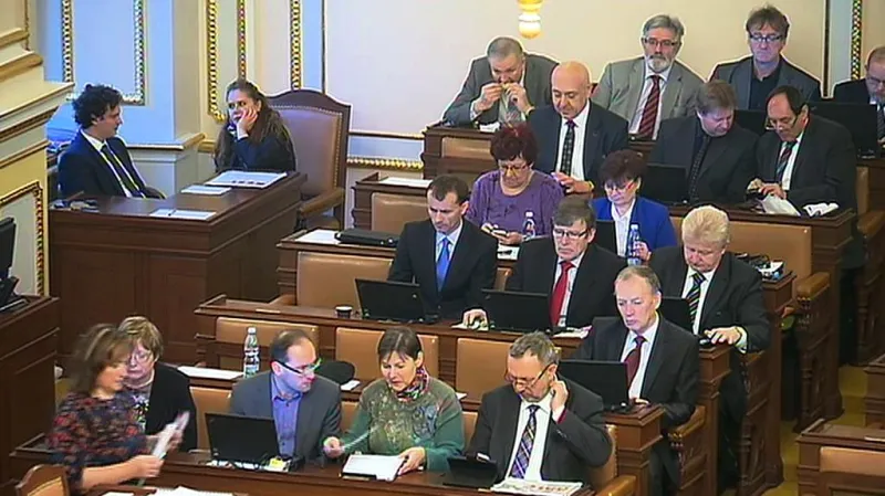 Události: Sněmovna by měla zákon definitivně schválit ještě v březnu