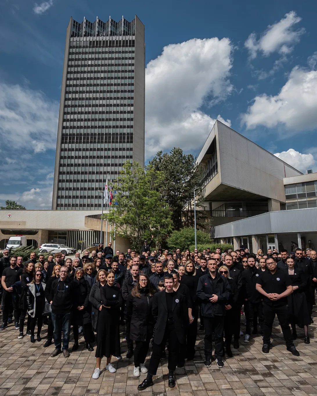 Slovenští veřejnoprávní novináři protestovali v černém