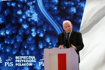 Předvolebním Polskem otřásá vízová aféra. Opozice kritizuje pokrytectví konzervativní vlády