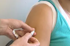 Ruská vakcína proti covidu vyvolává tvorbu protilátek, vědci mají výhrady k malému počtu testovaných