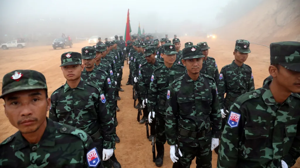 Vojáci Karenského národního svazu (KNU), ilustrační foto