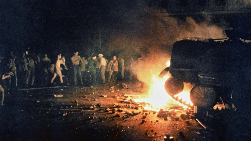 Zásah čínské vlády na náměstí Nebeského klidu (Tchien-an-men)