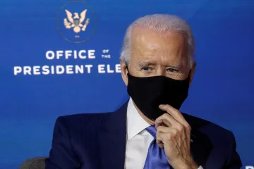 Po inauguraci požádám veřejnost, aby sto dní nosila roušky, uvedl Biden