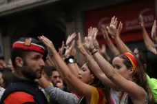 Madrid podezírá separatisty z rozvracení státu, šéfa katalánské policie obviní ze vzpoury