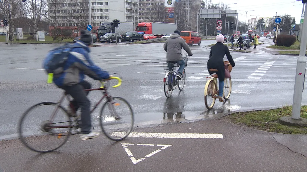 Přejezd pro cyklisty na křižovatce v Hradci Králové