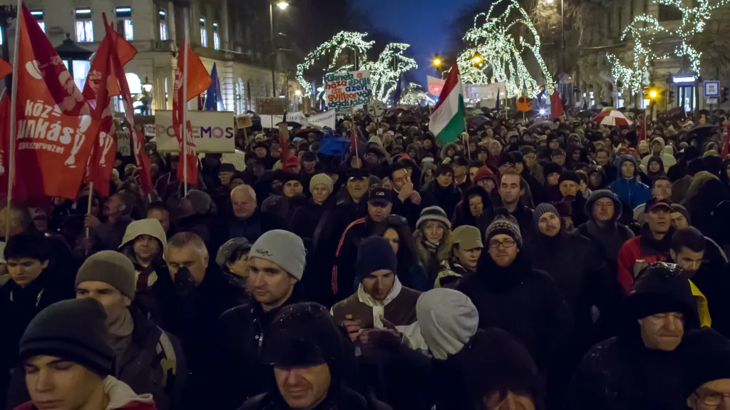 Protesty v Maďarsku proti premiérovi Viktoru Orbánovi