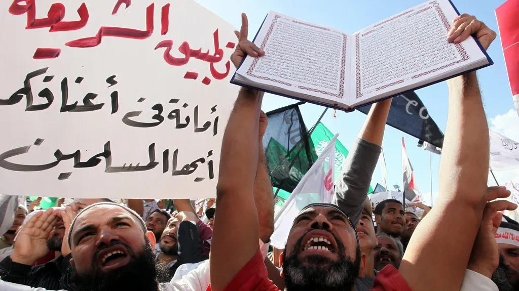 Muslimové v Egyptě protestují za zachování práva šaría