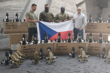Vojáci při převozu dronů na Ukrajinu nespáchali trestný čin, píší Seznam Zprávy