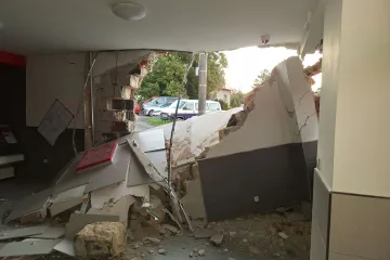Dva lidé zemřeli při srážce dvou aut na Semilsku