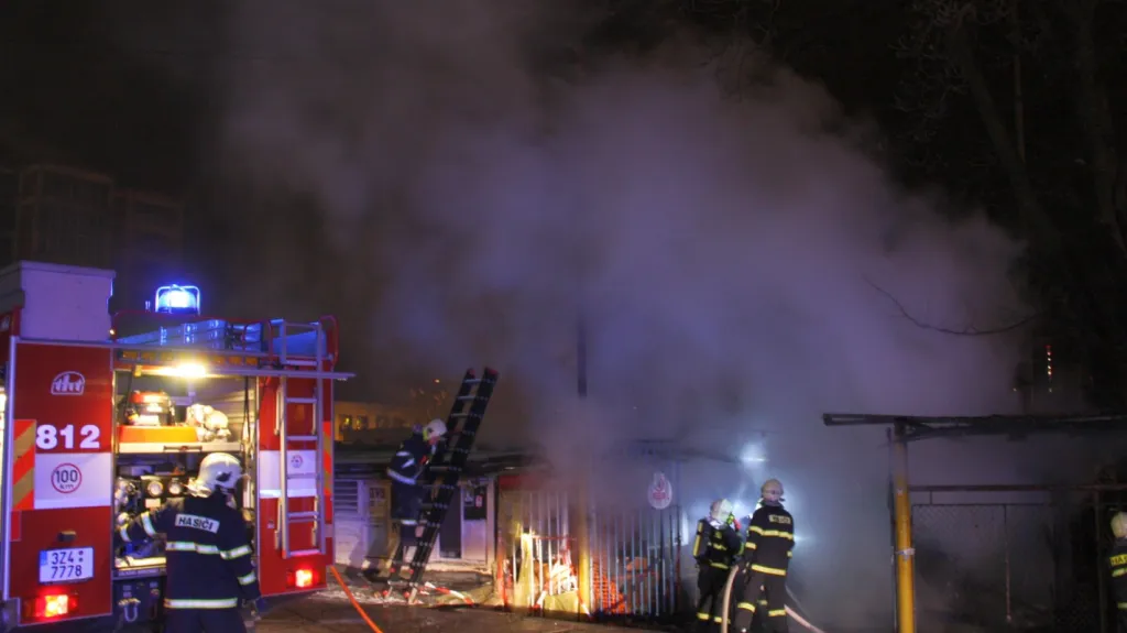 Druhý zásah hasičů v bývalé tržnici v centru Zlína