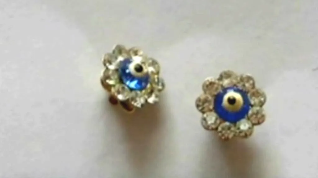 Ukradené náušnice