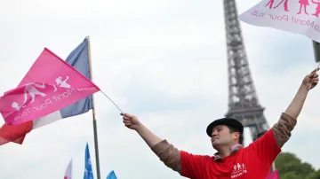 Francouzi protestují proti sňatkům homosexuálů