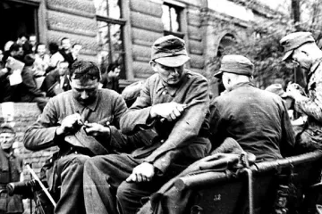 „Stál tam jako dítě, když má plné kalhoty,“ popsala sekretářka NSDAP ústup nacistů z Benešovska