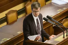 Piráti kritizují neúčast Stanjury na schůzi o nedůvěře vládě