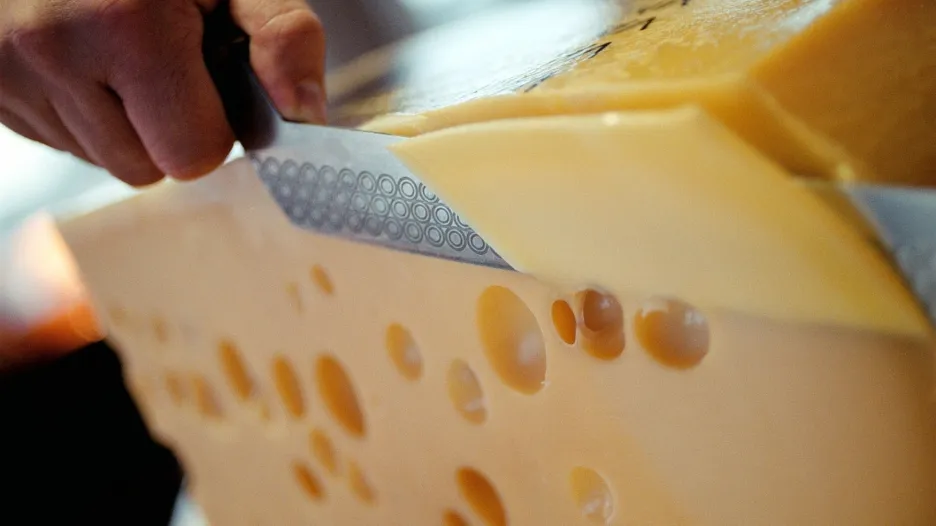 Porcování sýra