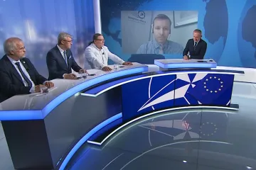 Výsledky summitu NATO vítá vláda i opoziční ANO. České předsednictví EU musí řešit energetiku, shodují se politici