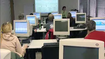 Nezaměstnaní v počítačové učebně