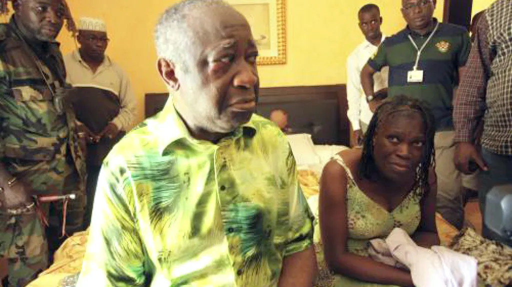 Zadržený exprezident Pobřeží slonoviny  Laurent Gbagbo a jeho žena Simone