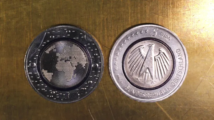 Nová pětieurová mince