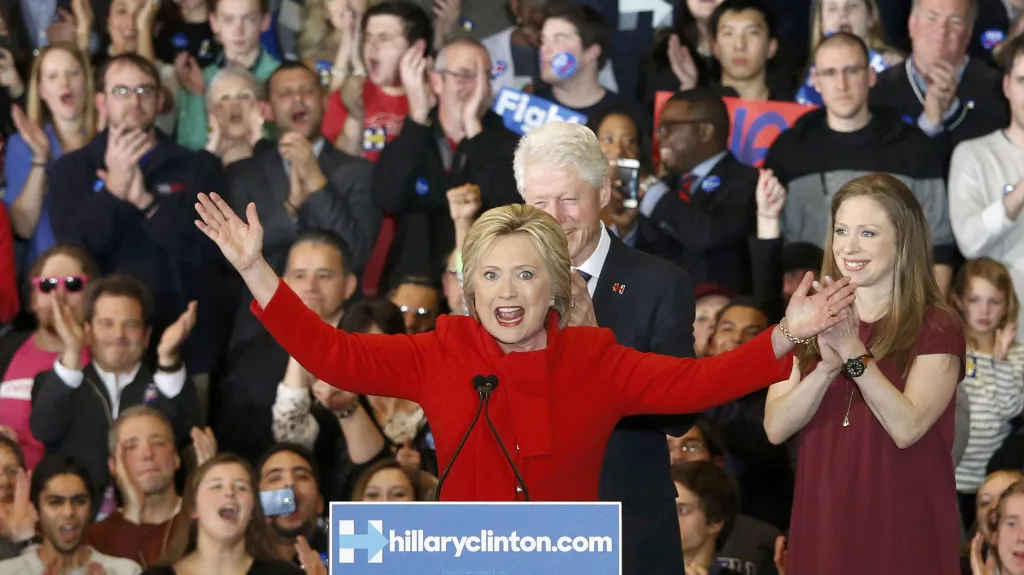 Demokratka Hillary Clintonová s manželem Billem