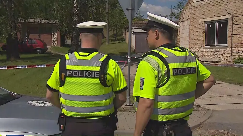 Policejní zásah u domu v Dražůvkách
