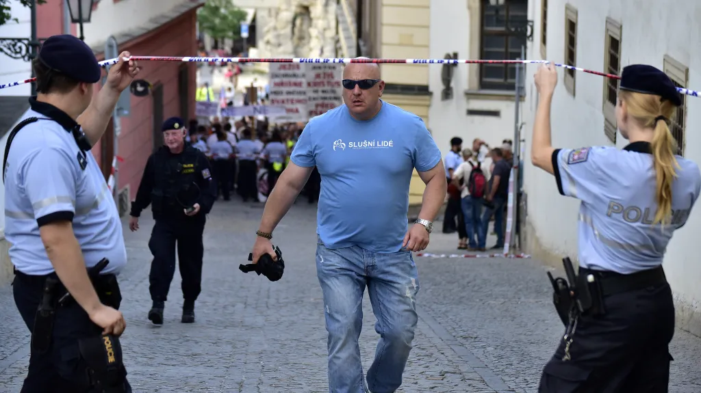 Člen Hnutí Slušní lidé opouští Divadlo Husa na provázku