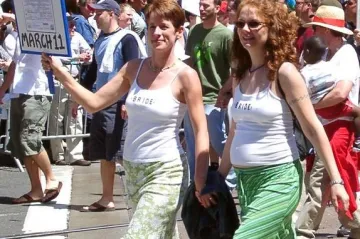 Americké lesbičky mají právo na umělé oplodnění