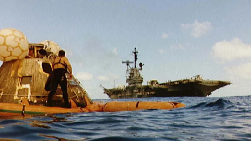 Přistání Apolla 17 v Tichém oceánu