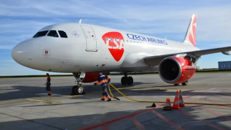ČSA hrozí stávka letušek i pilotů