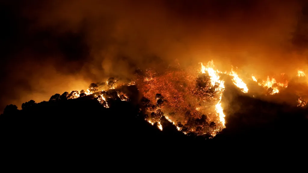 Lesní požár u města Benahavís