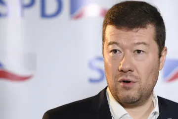 Okamura se má na Facebooku omluvit za slova o žumpě, rozhodl nepravomocně soud