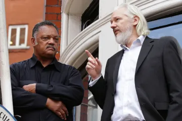 Assange zřejmě brzy na ekvádorské ambasádě vyslechnou