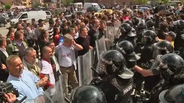 Zásah kosovské policie proti demonstrantům