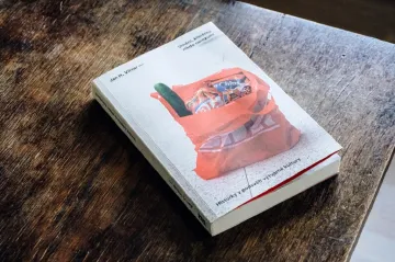 Umění je důvod, proč nevyhazovat tašku s nákupem