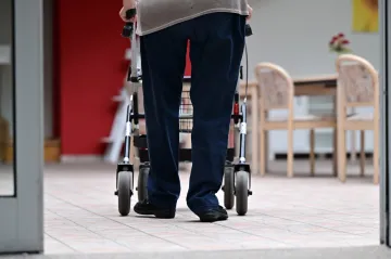 Kraje půjčují sociálním službám kvůli rozpočtovému provizoriu stovky milionů