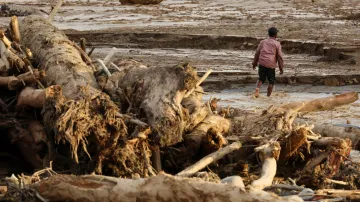 Sumatra čelí záplavám a sesuvům půdy