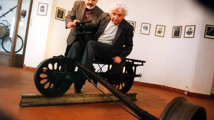 Zdeněk Svěrák a Ladislav Smoljak v dokumentu o Járu Cimrmanovi (2005)