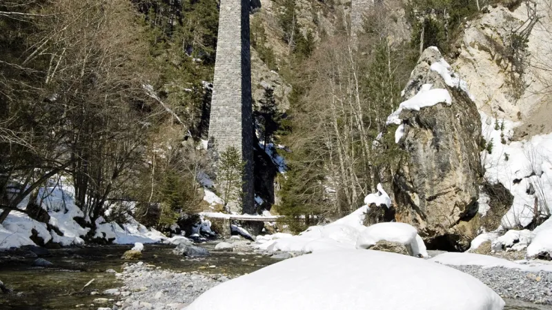 Glacier Express na viaduktu Landwasser