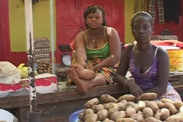 Guinejští emigranti podporují své rodiny internetovými nákupy