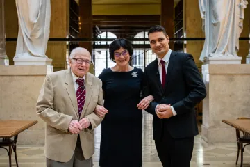 Sto let české vědy jsme zvládli s lehce pocuchaným peřím, vzpomínali Rudolf Zahradník a Eva Zažímalová