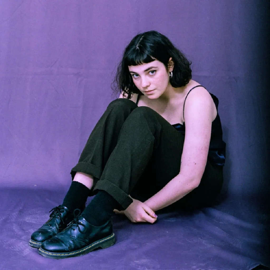 Na přelomu února a března se udělovaly dvě mimomainstreamové hudební ceny za rok 2020. Apollo obdržela písničkářka Amelie Siba za album Dye My Hair. Vinyla patří kvartetu Tábor (album), rapovému triu 58G (objev) a labelu Divnosti (počin)