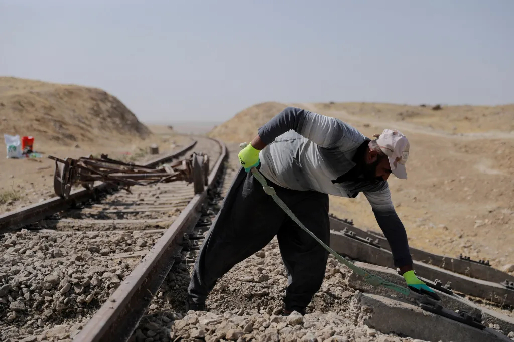 Oprava železnice v Mosulu
