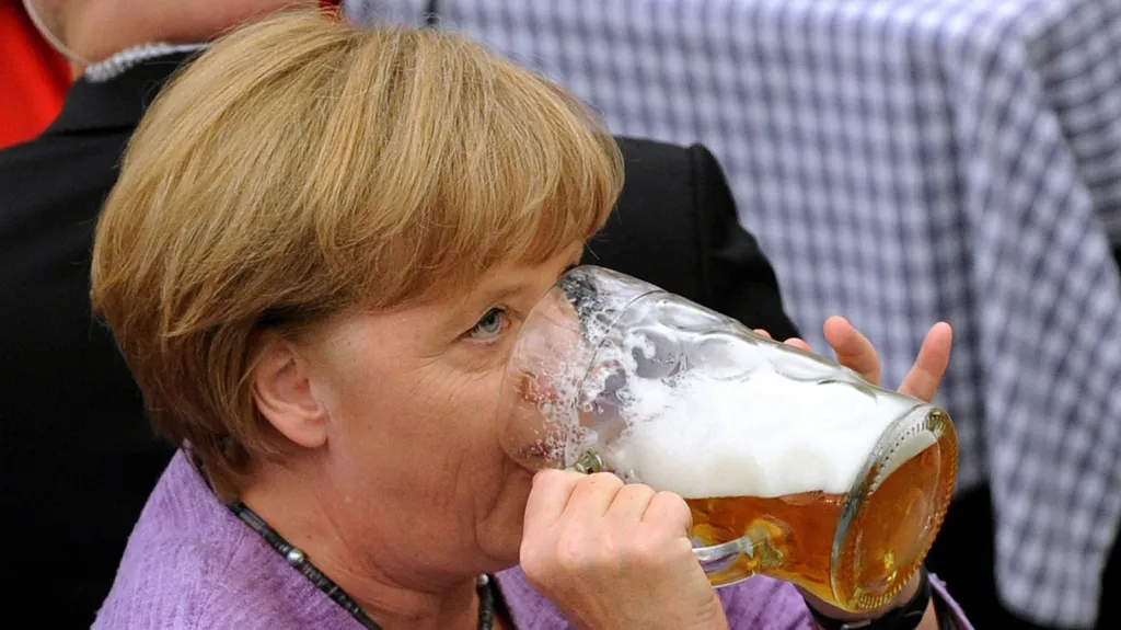 Angela Merkelová na pivním festivalu