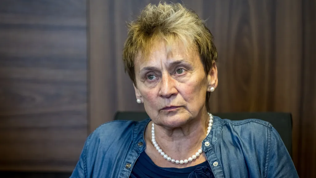 Seniorka, která se podílela na vraždě vůdce sekty (snímek z 10. června 2025)