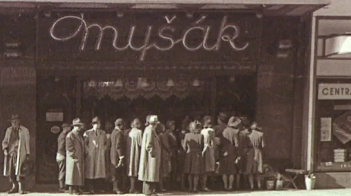 Cukrárna Myšák na archivním snímku