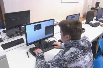 Z hraní počítačových her se stává i v Česku komerční sport. S kouči i maséry