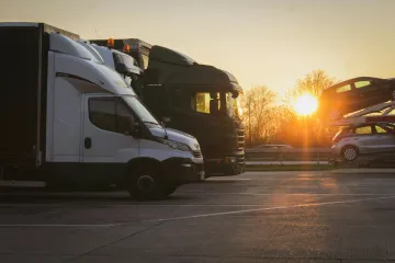 Kontrolní vážení kamionů selhává, tvrdí NKÚ
