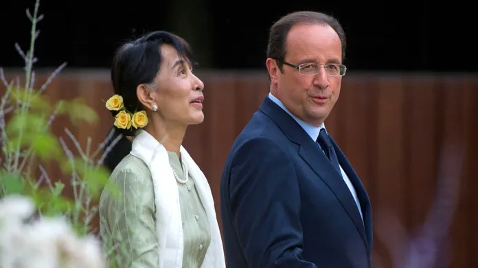 Su Ťij a François Hollande