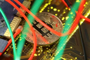 Bitcoin překonal hranici 30 tisíc dolarů. Za rok se cena kryptoměny znásobila čtyřikrát